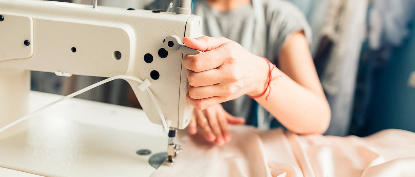 15 лучших швейных машинок для дома